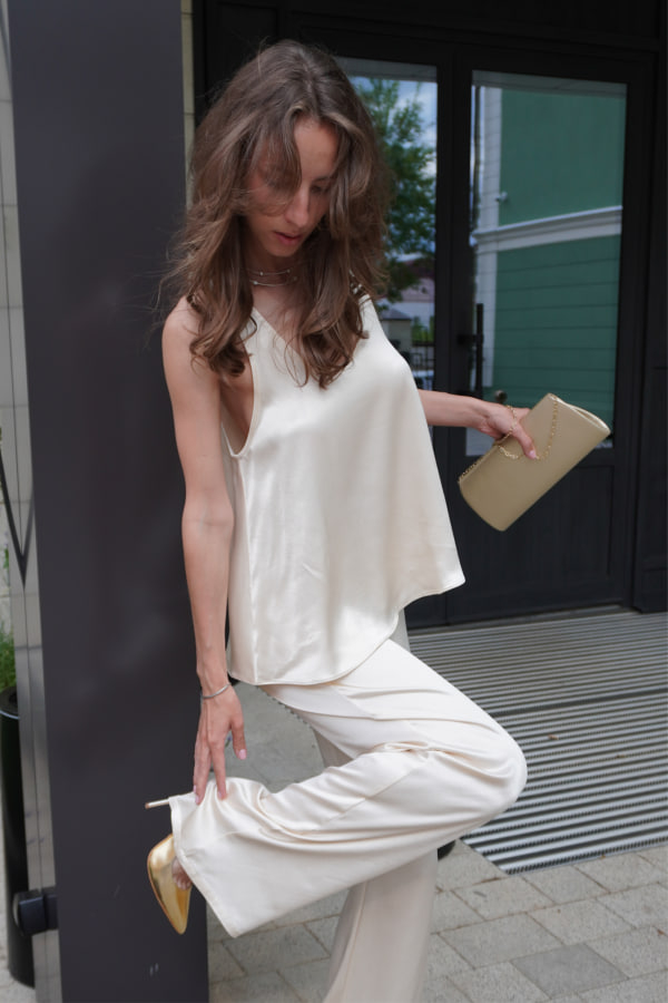 Топ молочный из вискозного шелка